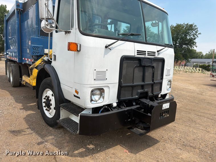image for item FM7574 2009 Autocar WXLL refuse truck