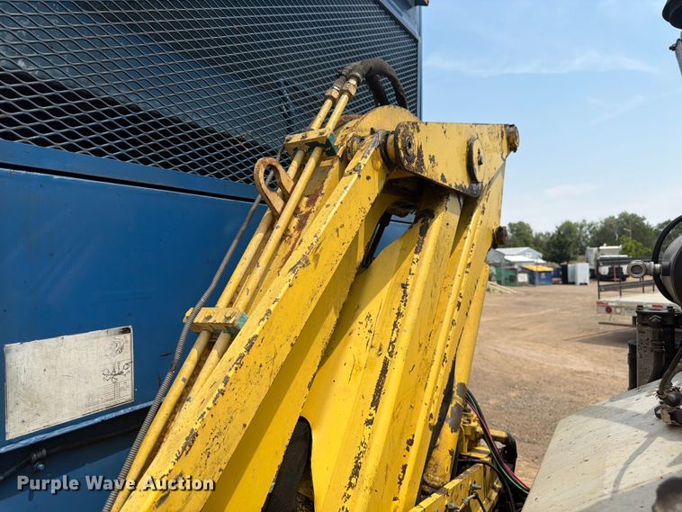 image for item FM7574 2009 Autocar WXLL refuse truck