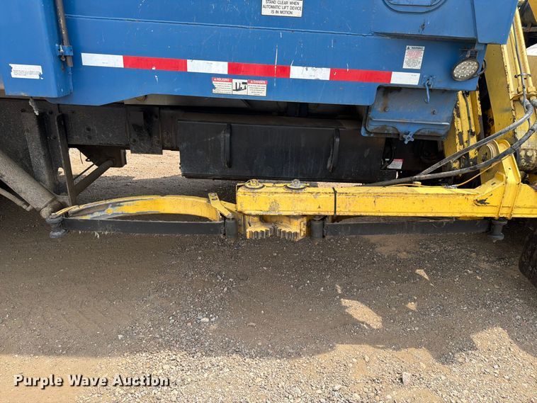 image for item FM7574 2009 Autocar WXLL refuse truck