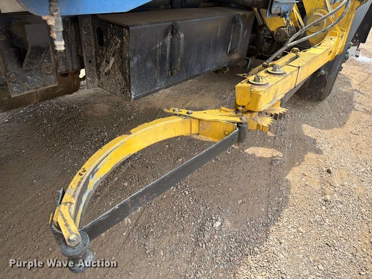 image for item FM7574 2009 Autocar WXLL refuse truck