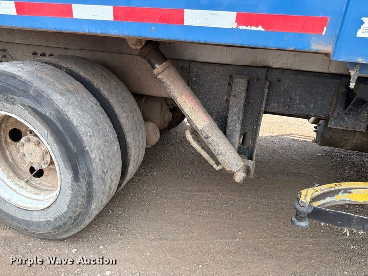 image for item FM7574 2009 Autocar WXLL refuse truck