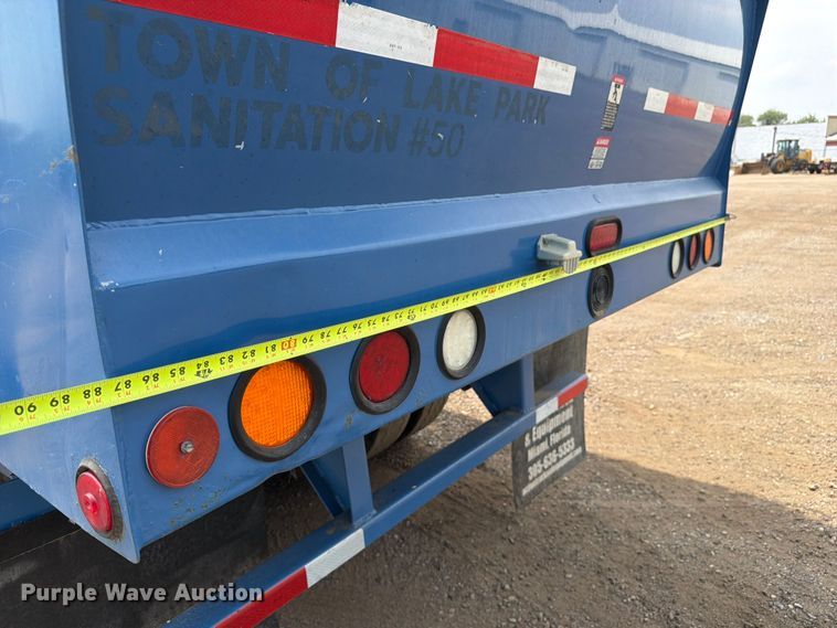 image for item FM7574 2009 Autocar WXLL refuse truck