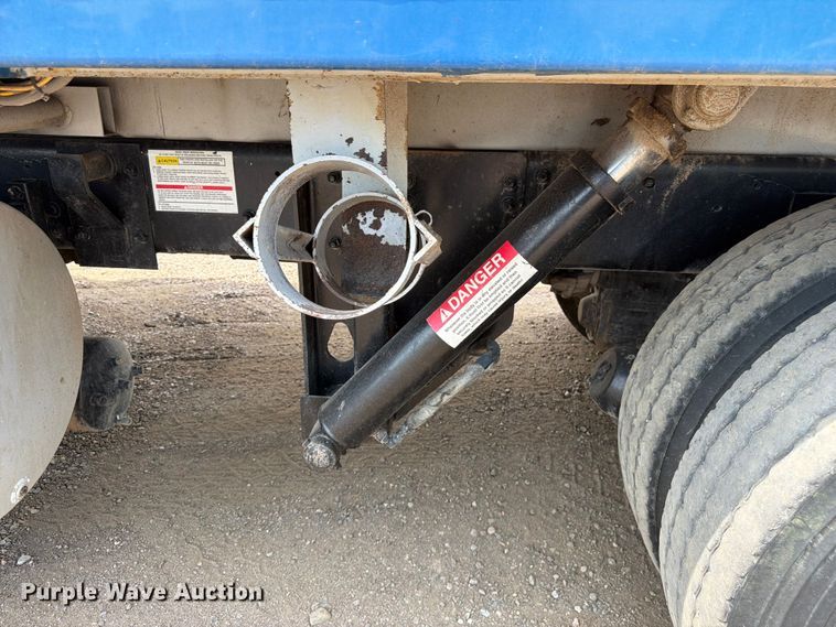 image for item FM7574 2009 Autocar WXLL refuse truck