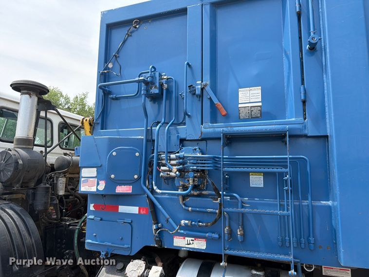 image for item FM7574 2009 Autocar WXLL refuse truck