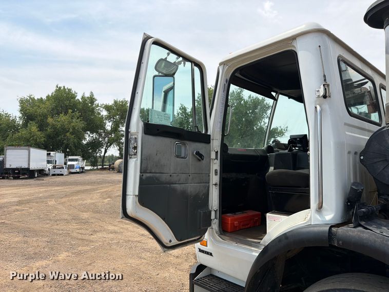 image for item FM7574 2009 Autocar WXLL refuse truck