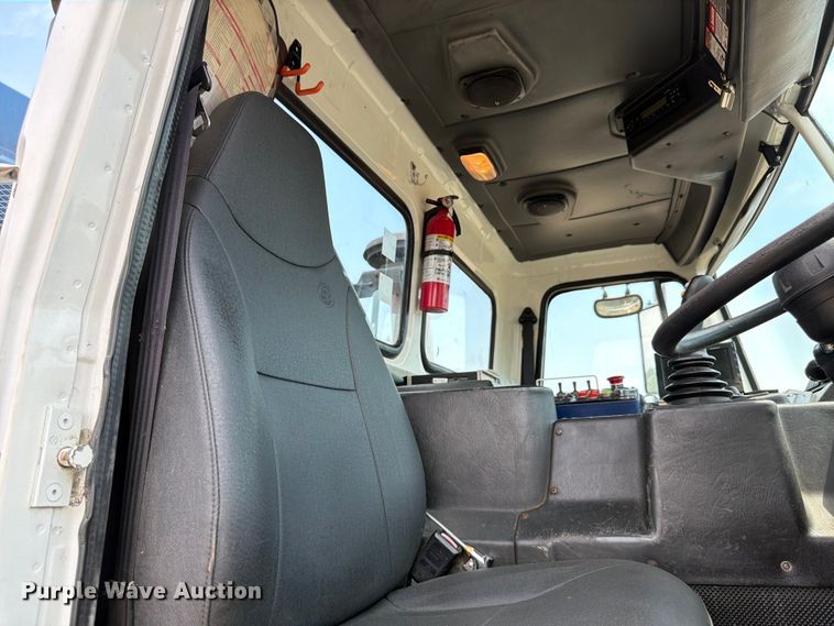 image for item FM7574 2009 Autocar WXLL refuse truck