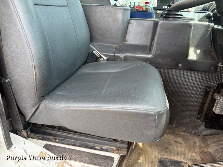 image for item FM7574 2009 Autocar WXLL refuse truck