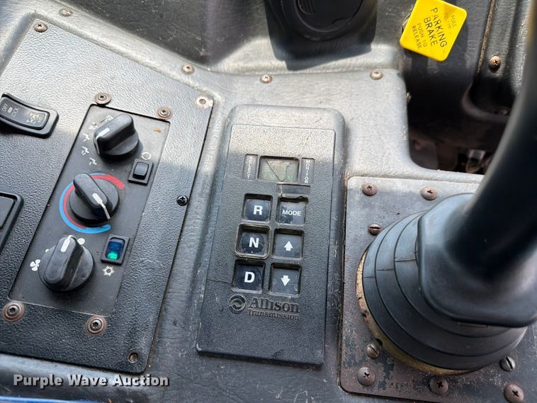 image for item FM7574 2009 Autocar WXLL refuse truck