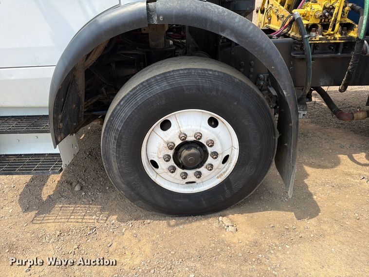 image for item FM7574 2009 Autocar WXLL refuse truck