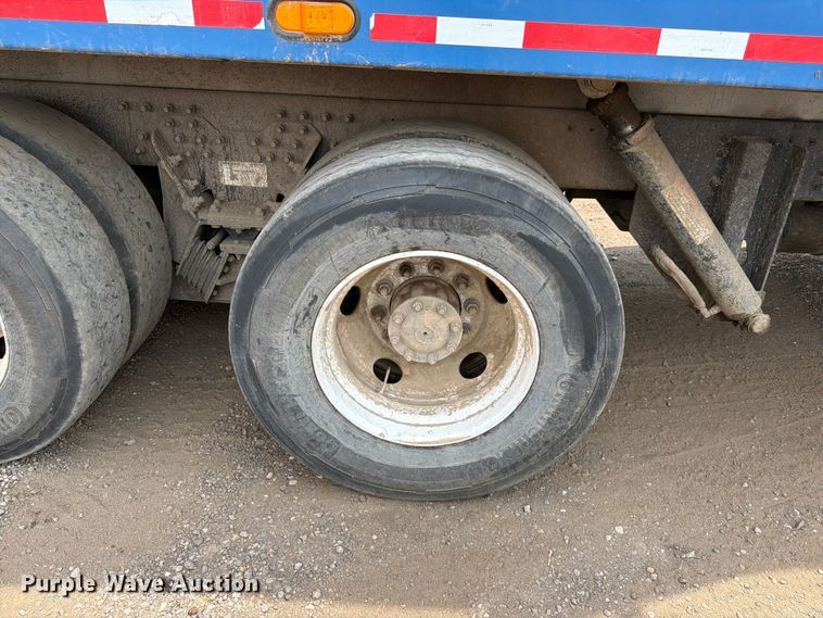 image for item FM7574 2009 Autocar WXLL refuse truck