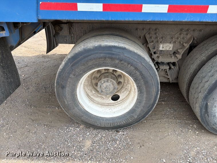 image for item FM7574 2009 Autocar WXLL refuse truck