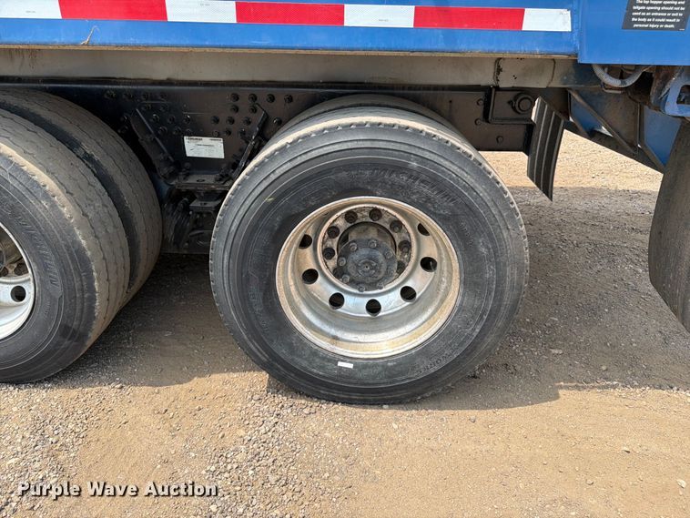 image for item FM7574 2009 Autocar WXLL refuse truck