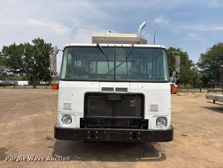 image for item FM7575 2009 Autocar Xpeditor refuse truck