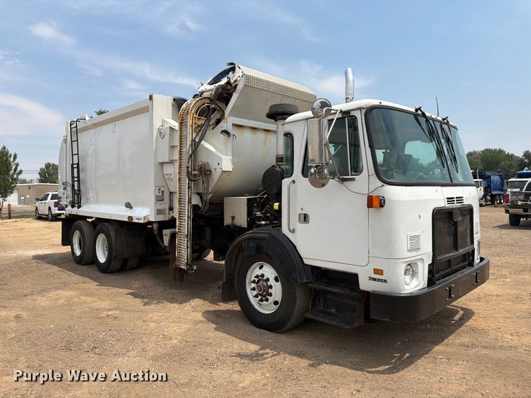 image for item FM7575 2009 Autocar Xpeditor refuse truck