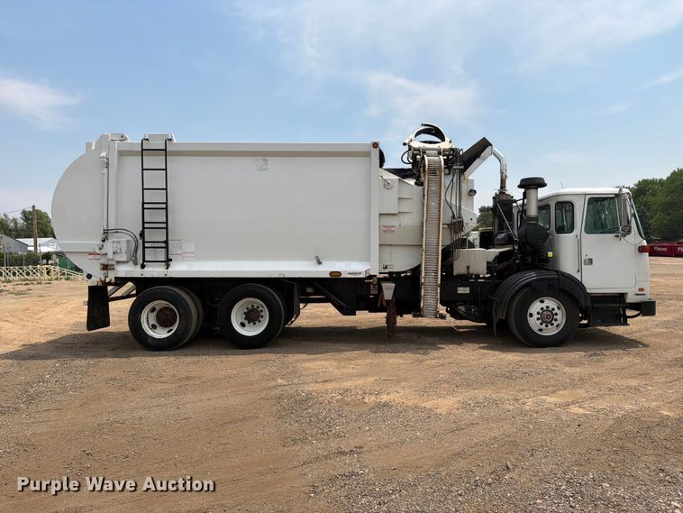 image for item FM7575 2009 Autocar Xpeditor refuse truck