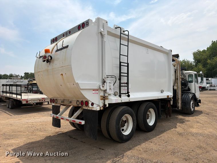 image for item FM7575 2009 Autocar Xpeditor refuse truck