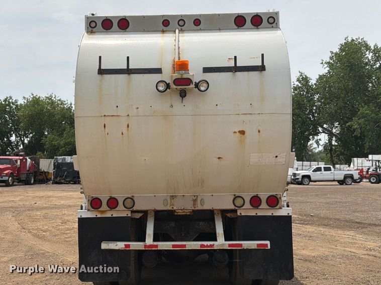 image for item FM7575 2009 Autocar Xpeditor refuse truck