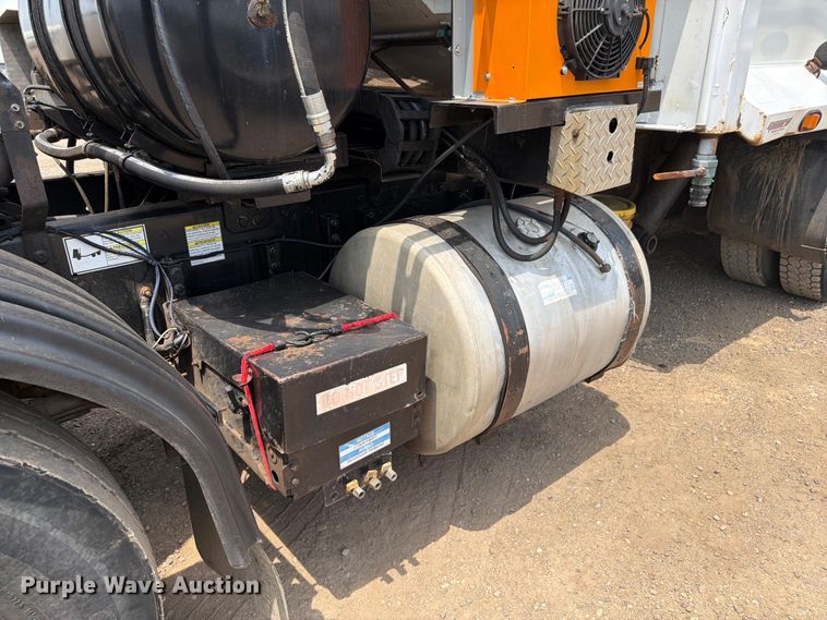 image for item FM7575 2009 Autocar Xpeditor refuse truck