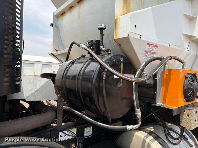 image for item FM7575 2009 Autocar Xpeditor refuse truck