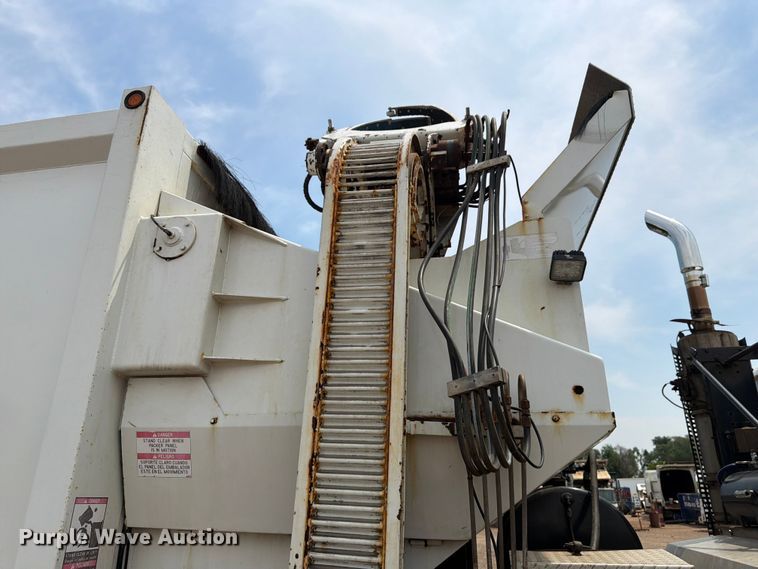 image for item FM7575 2009 Autocar Xpeditor refuse truck