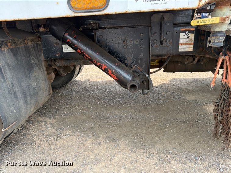 image for item FM7575 2009 Autocar Xpeditor refuse truck