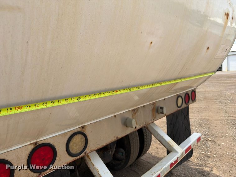 image for item FM7575 2009 Autocar Xpeditor refuse truck
