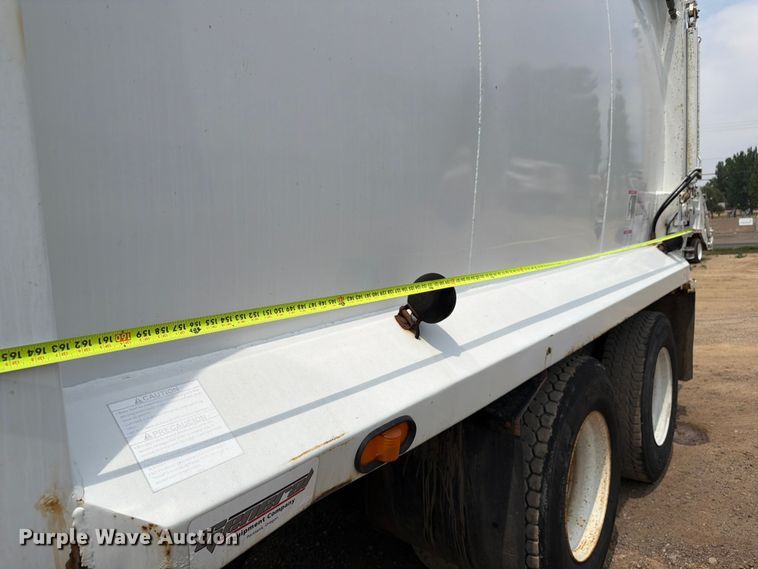 image for item FM7575 2009 Autocar Xpeditor refuse truck