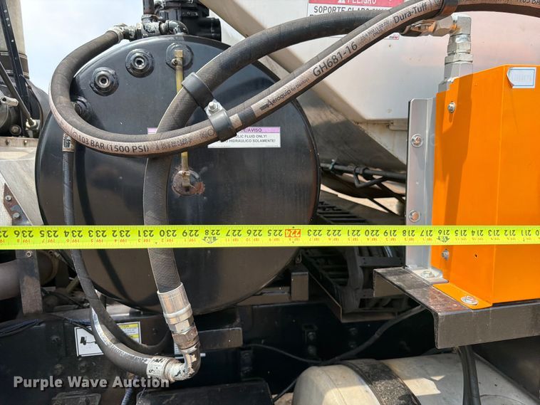 image for item FM7575 2009 Autocar Xpeditor refuse truck