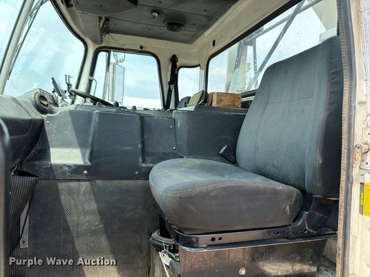 image for item FM7575 2009 Autocar Xpeditor refuse truck