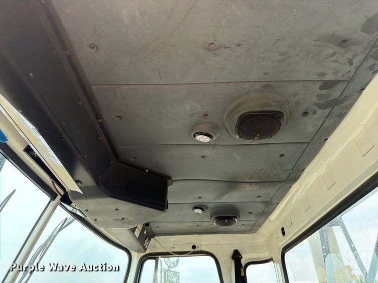 image for item FM7575 2009 Autocar Xpeditor refuse truck