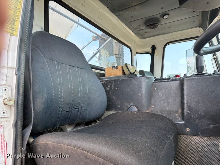 image for item FM7575 2009 Autocar Xpeditor refuse truck