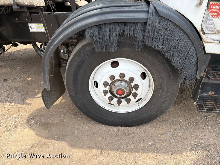 image for item FM7575 2009 Autocar Xpeditor refuse truck