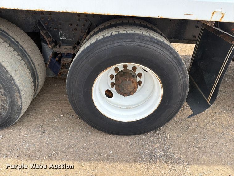image for item FM7575 2009 Autocar Xpeditor refuse truck