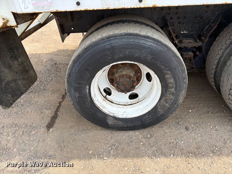image for item FM7575 2009 Autocar Xpeditor refuse truck