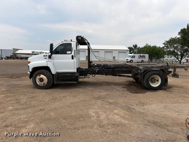 image for item FM7576 2005 GMC C7500 roll-off container truck