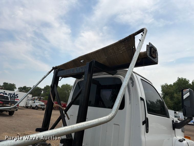 image for item FM7576 2005 GMC C7500 roll-off container truck
