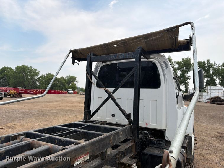 image for item FM7576 2005 GMC C7500 roll-off container truck