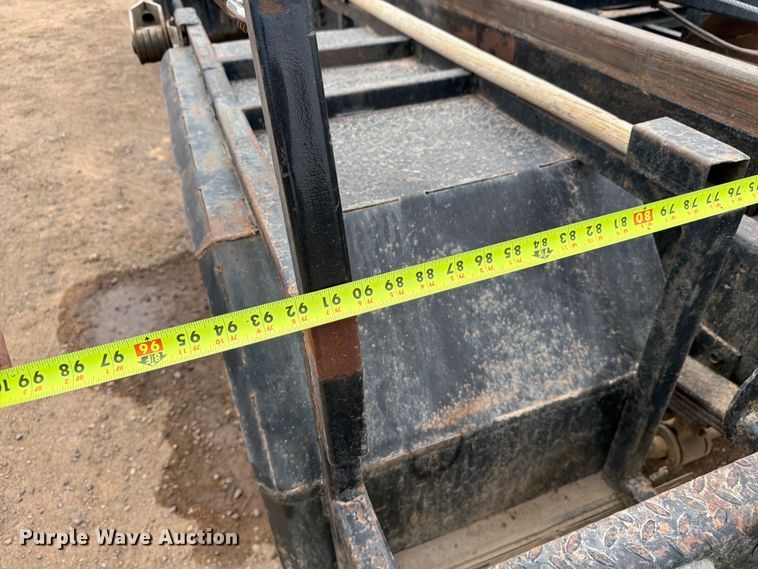 image for item FM7576 2005 GMC C7500 roll-off container truck