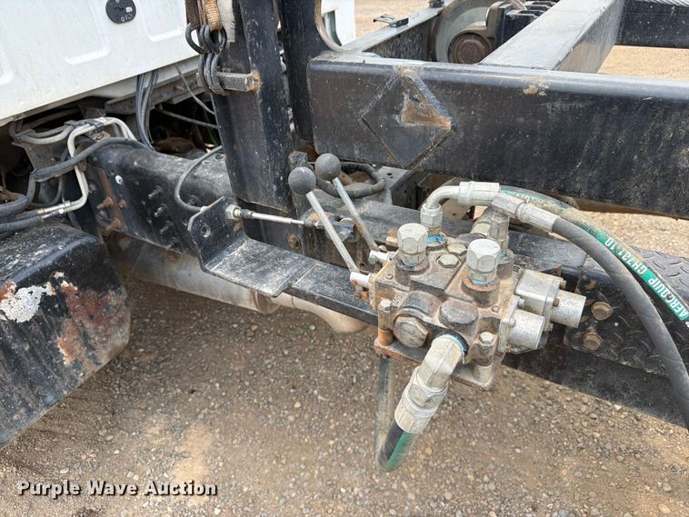 image for item FM7576 2005 GMC C7500 roll-off container truck