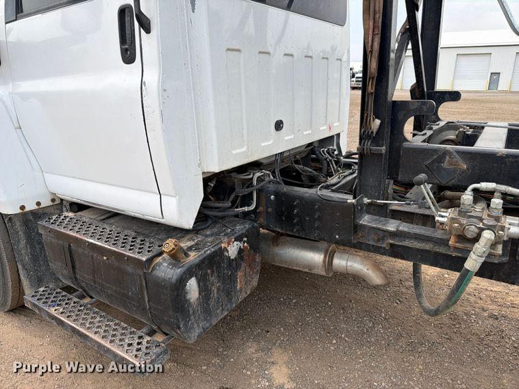 image for item FM7576 2005 GMC C7500 roll-off container truck