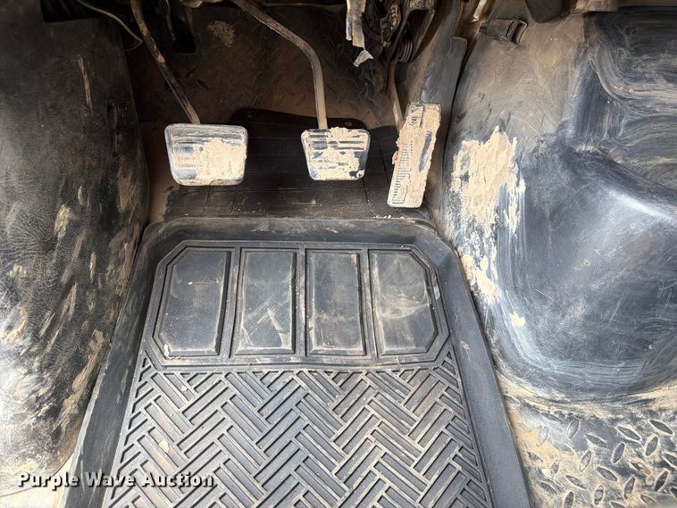 image for item FM7576 2005 GMC C7500 roll-off container truck