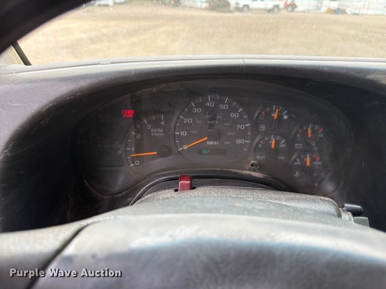 image for item FM7576 2005 GMC C7500 roll-off container truck