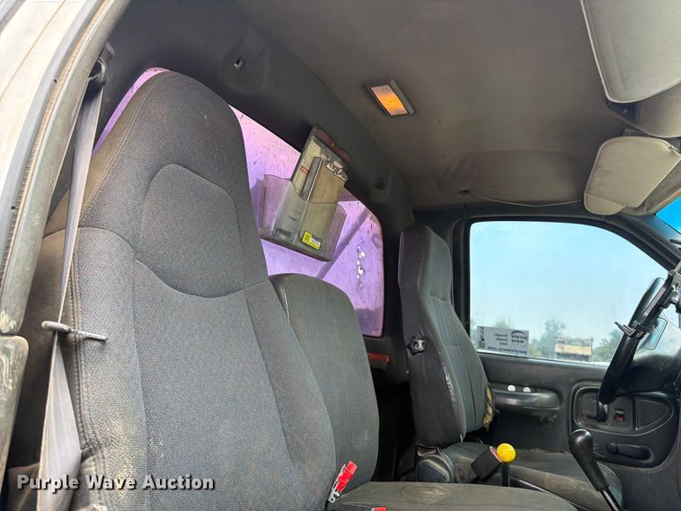 image for item FM7576 2005 GMC C7500 roll-off container truck