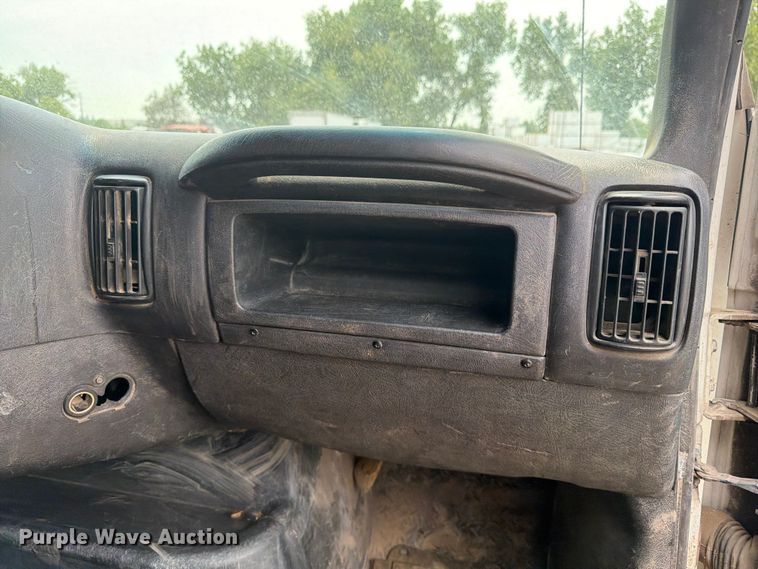 image for item FM7576 2005 GMC C7500 roll-off container truck
