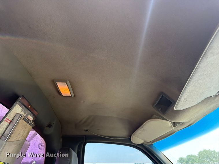 image for item FM7576 2005 GMC C7500 roll-off container truck