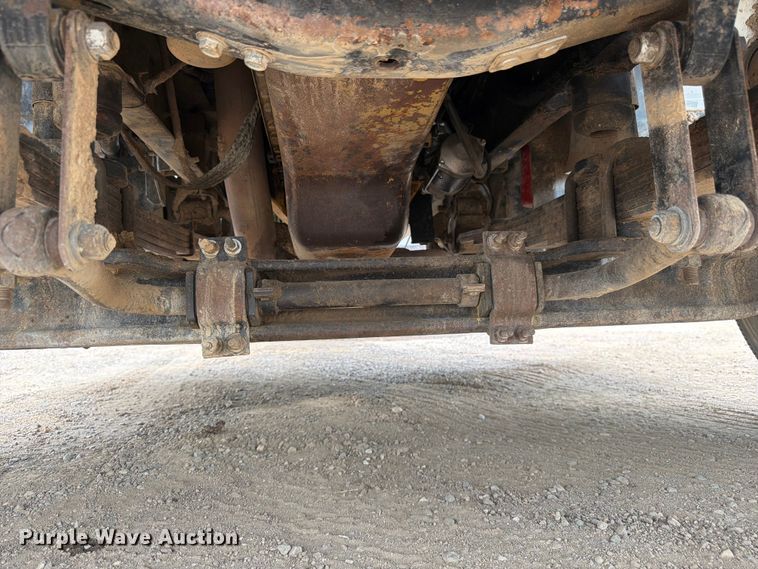 image for item FM7576 2005 GMC C7500 roll-off container truck