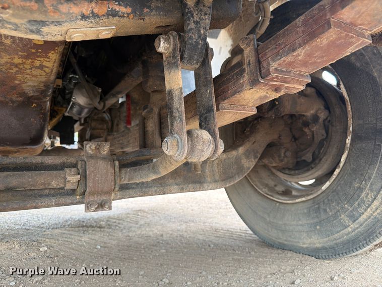 image for item FM7576 2005 GMC C7500 roll-off container truck