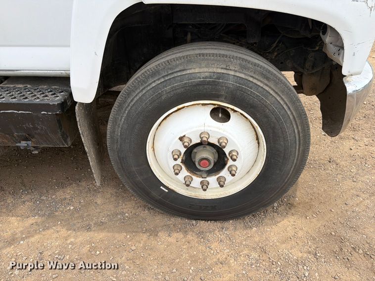 image for item FM7576 2005 GMC C7500 roll-off container truck