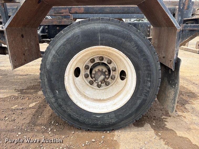 image for item FM7576 2005 GMC C7500 roll-off container truck