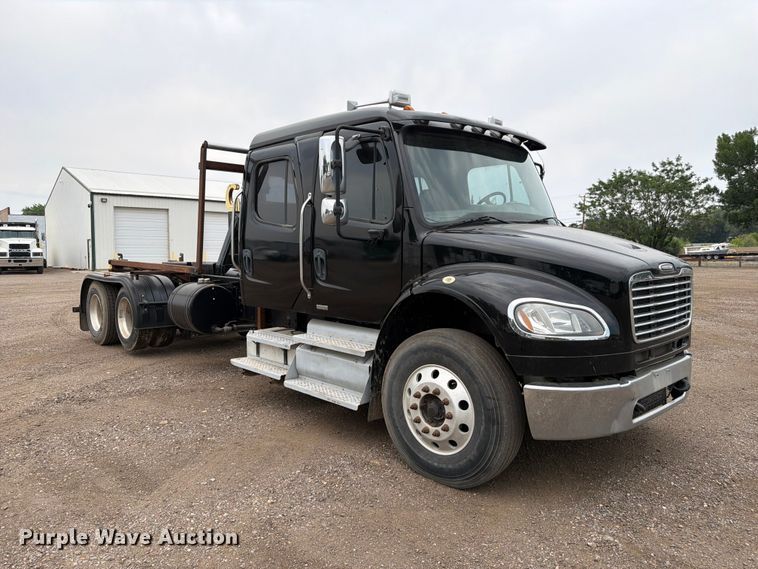 image for item FM7577 2011 Freightliner Business Class M2 Crew Cab hook lift truck